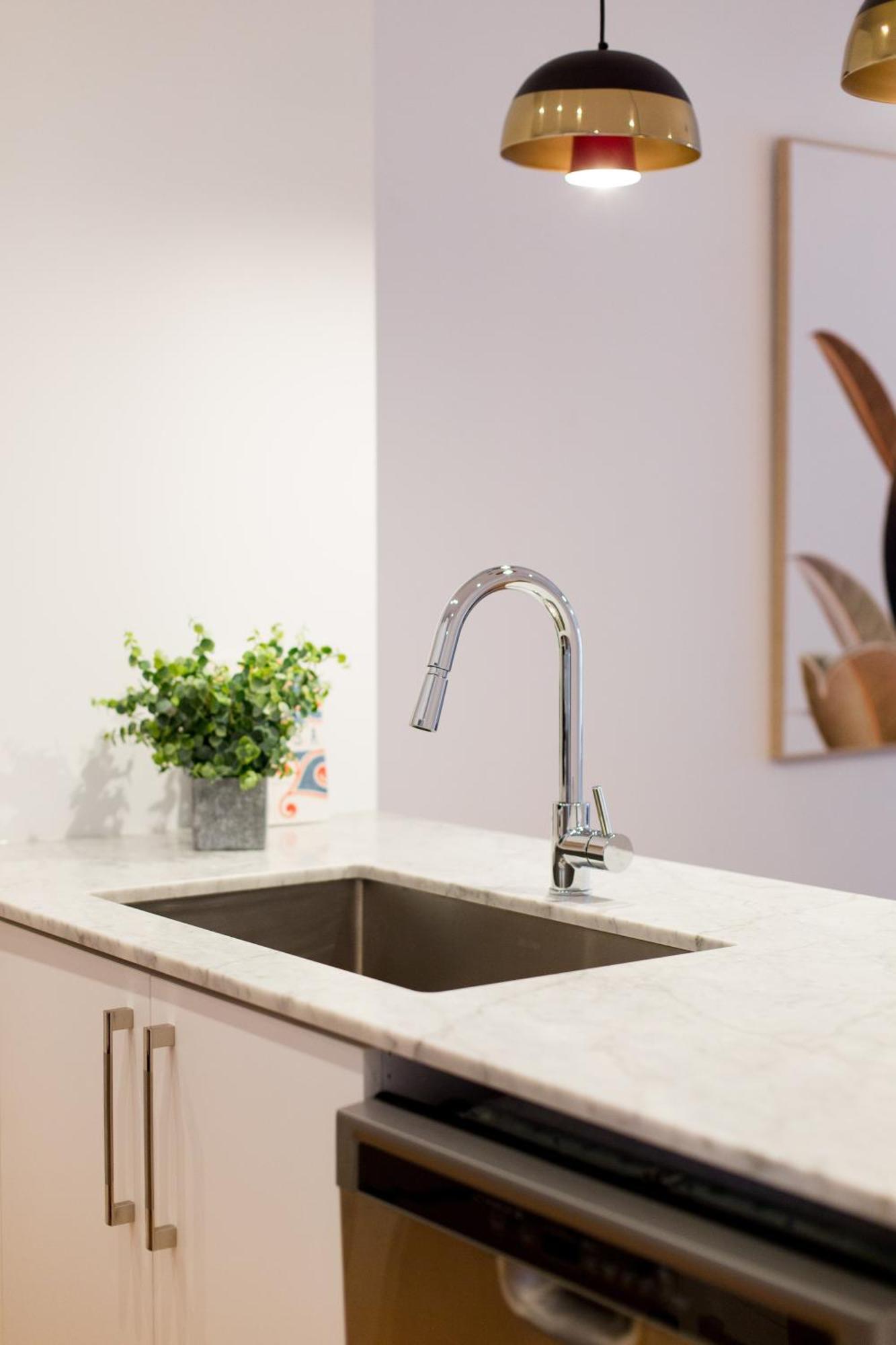 Hip, Stylish Apartment In Little Italy By Den Stays A Montreal Room photo